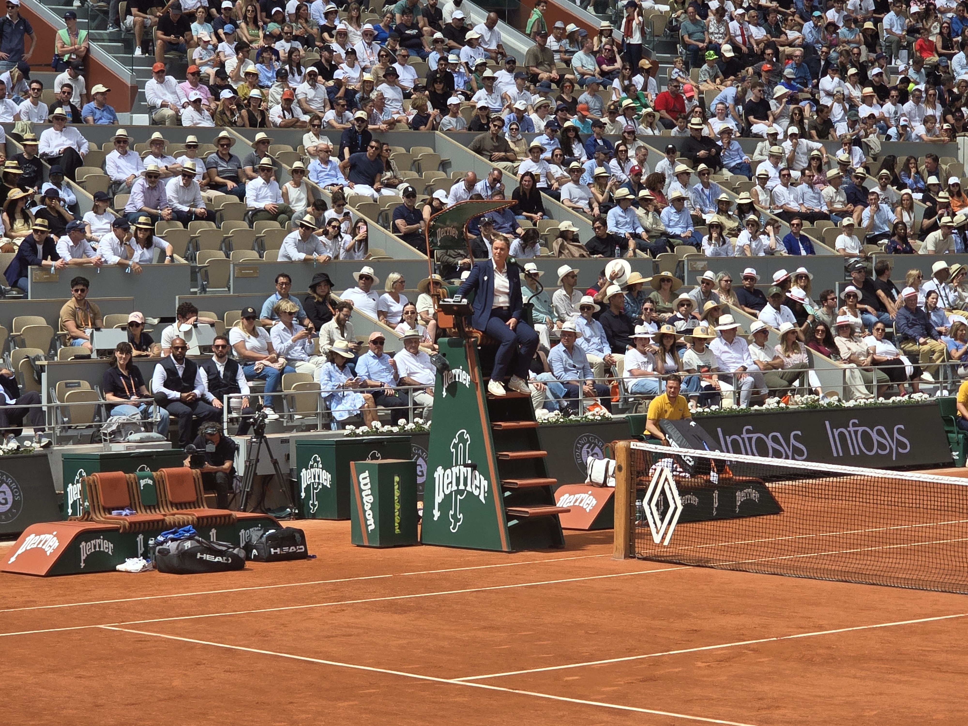 The Mark in the Clay — Why Roland-Garros Still Won't Trust a Machine
