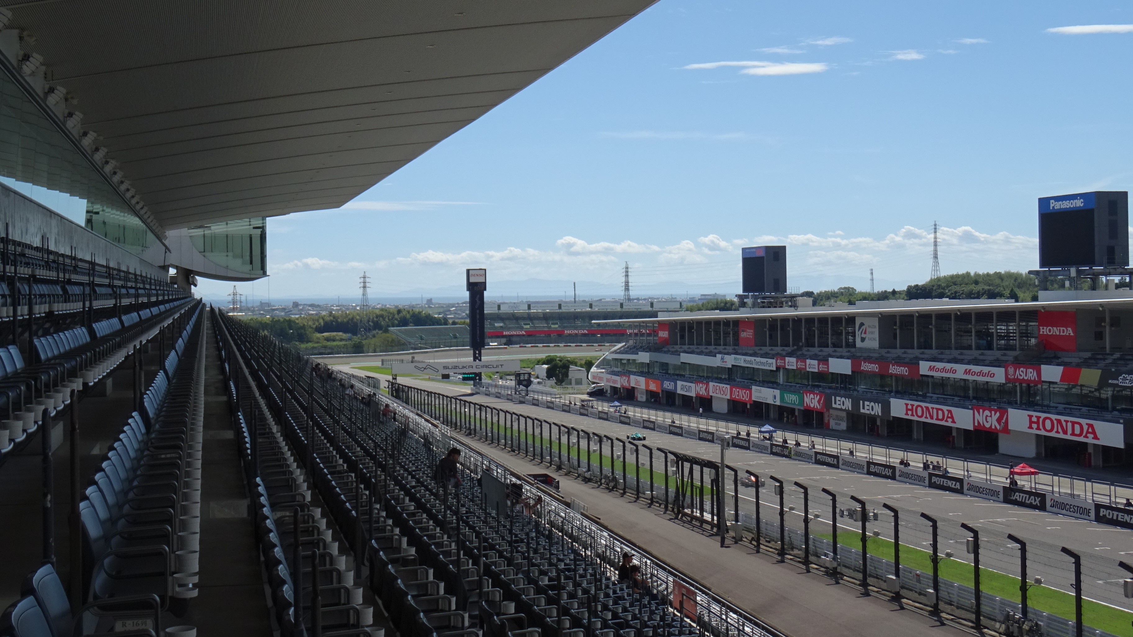 Grandstand V1 and V2