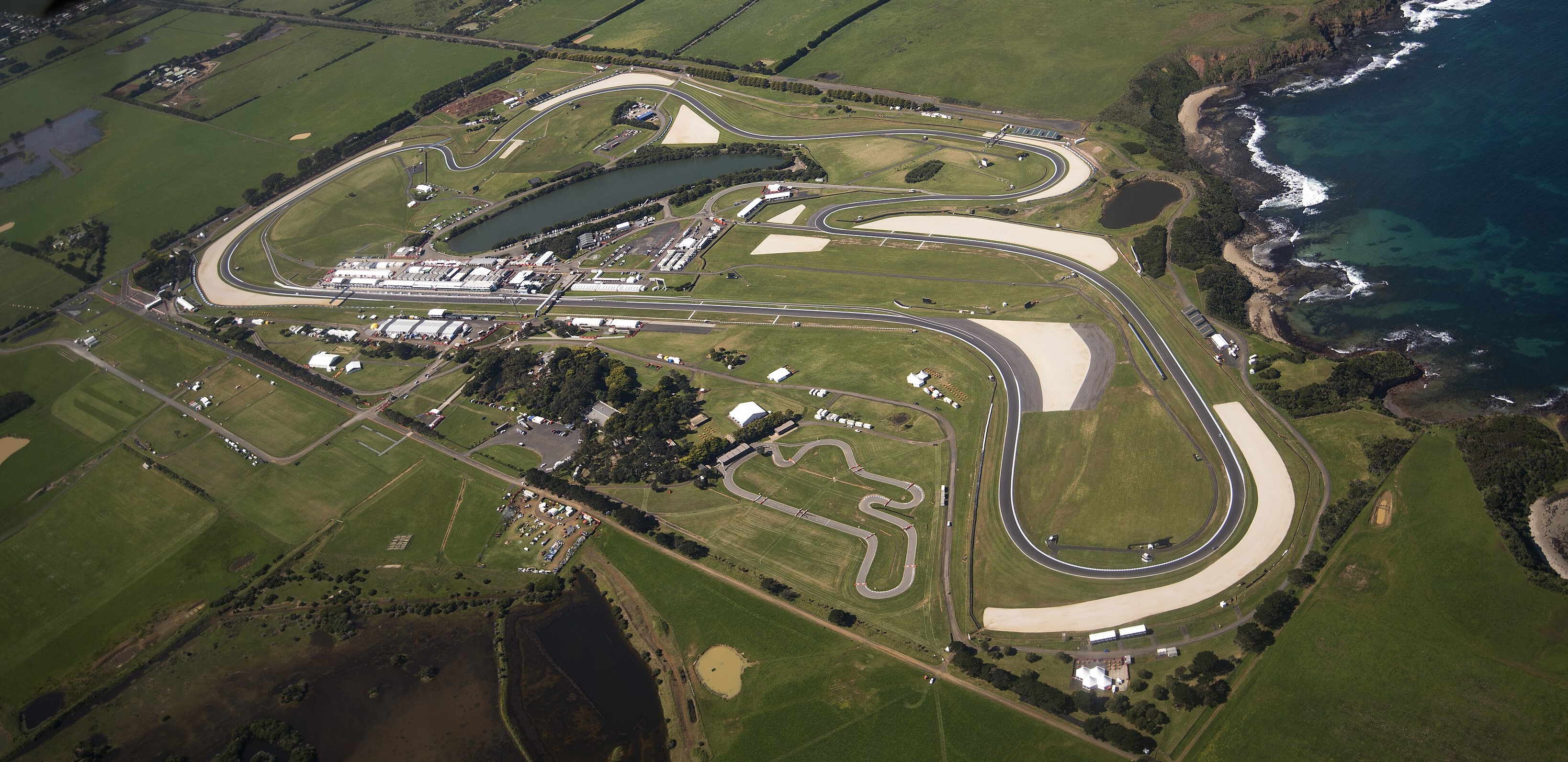Albert Park Circuit — Inside the Track