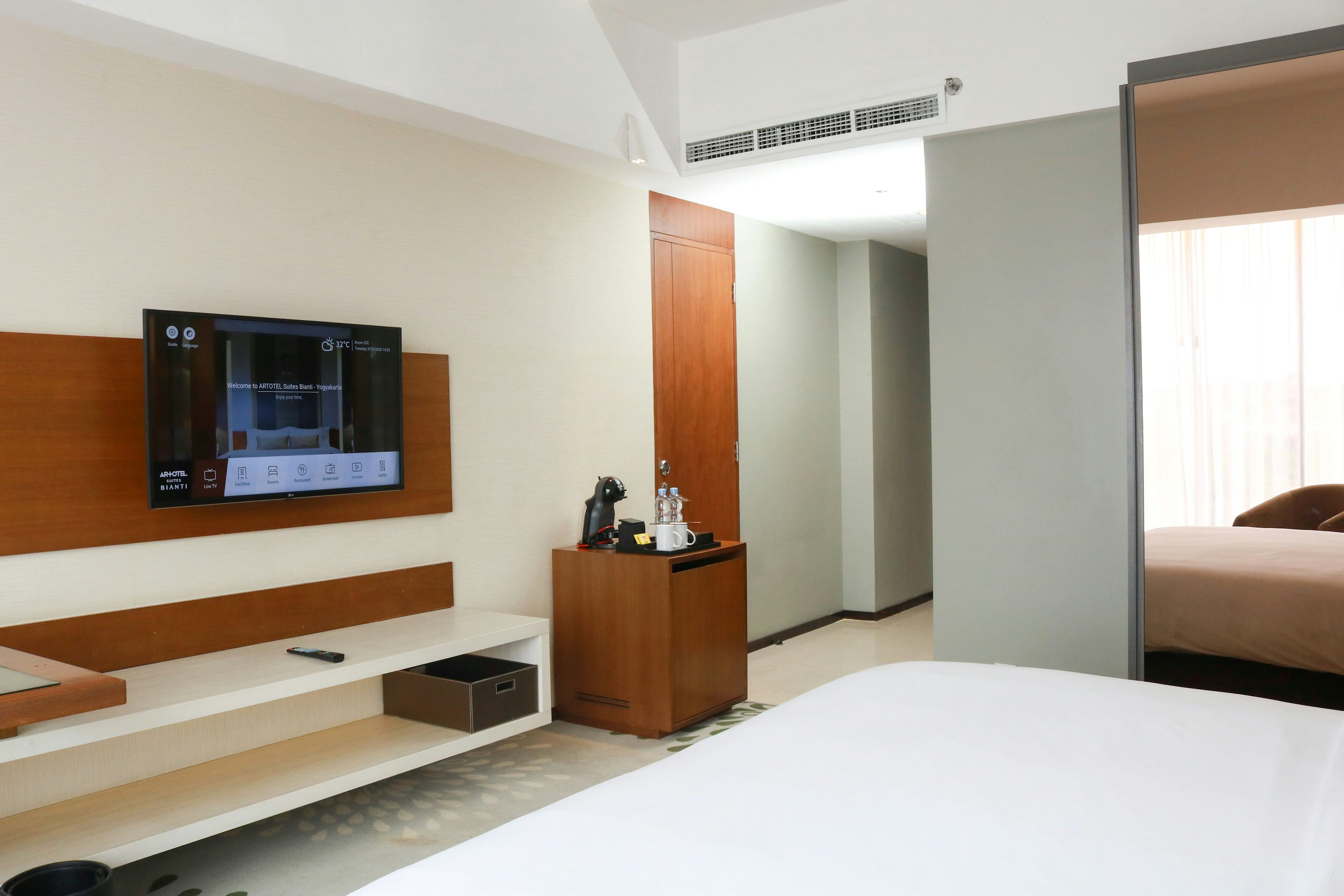 Boulogne-Billancourt — Short-Let & Budget Stay