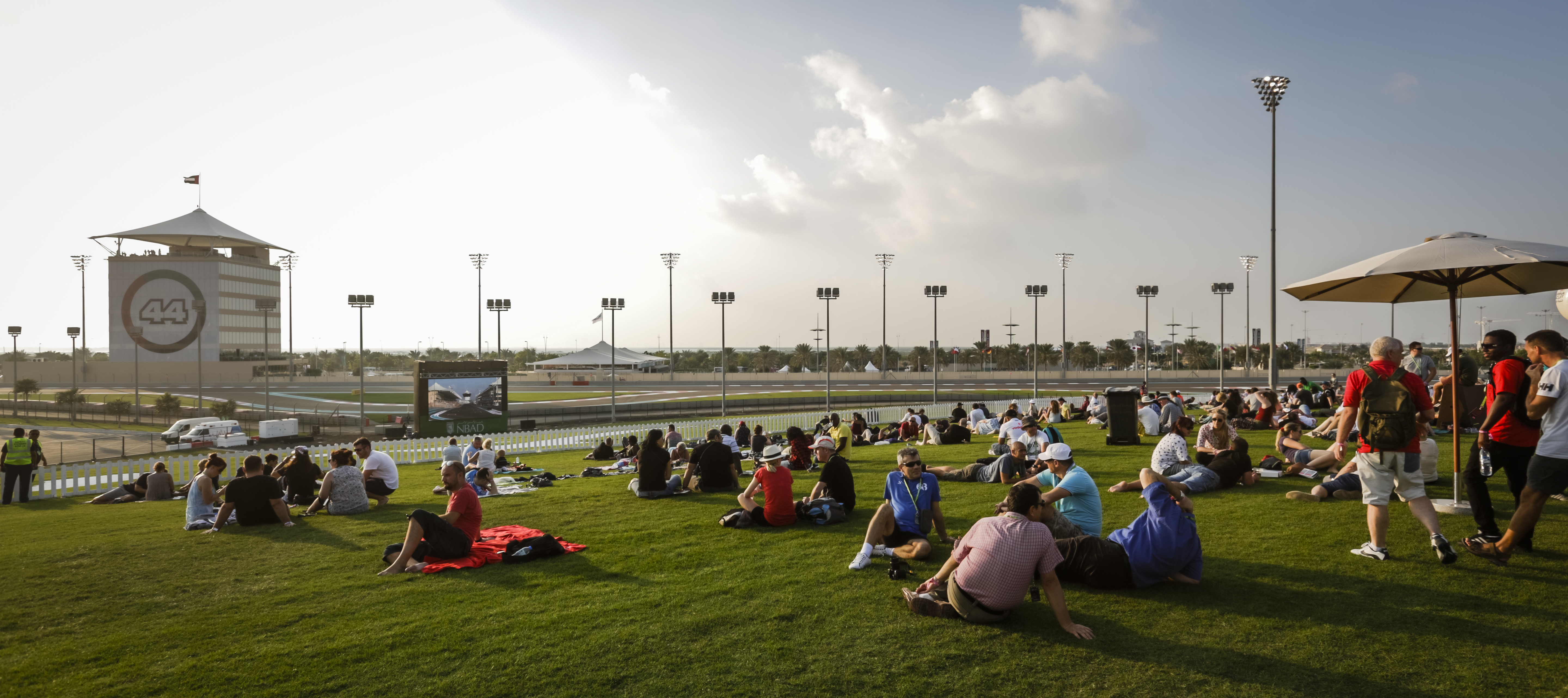 Yas Marina's Twilight Start Time Isn't an Accident — the TV-Rights Story Behind It